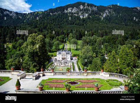 Castle linderhof hi-res stock photography and images - Alamy