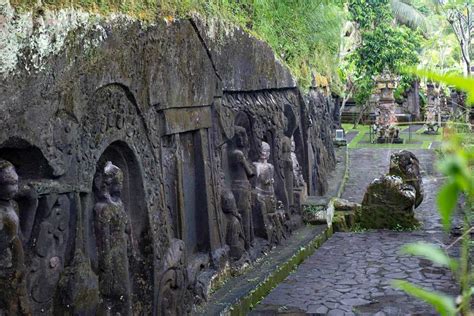 Yeh Pulu Temple: Ancient Carvings of the Anonymous Ascetics - NOW! Bali