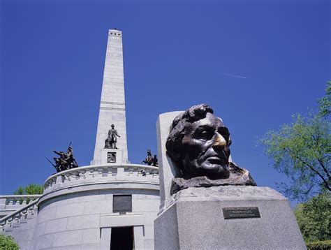 15 Illinois Landmarks Everyone Should See At Least Once: Photos ...