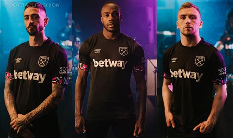 West Ham United 2022/23 Umbro Away Kit - FOOTBALL FASHION