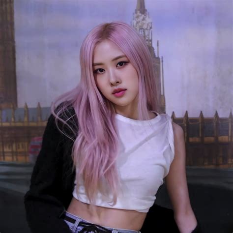 rosé pics on Twitter | Blackpink rose, Rose pink hair, Blackpink fashion