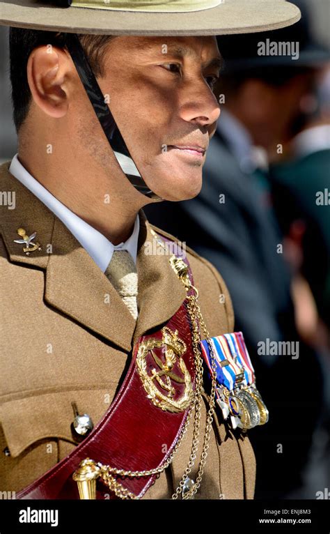 Soldier of the Royal Gurkha Rifles in ceremonial uniform with medals Stock Photo - Alamy