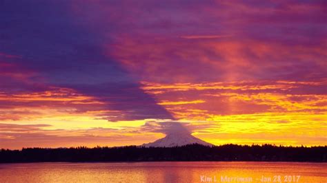 Photos: Serene sunrise offers amazing views of Mount Rainier, Seattle | KOMO