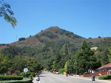 File:USA-Morgan Hill-El Toro Hill-1.jpg - 维基百科，自由的百科全书