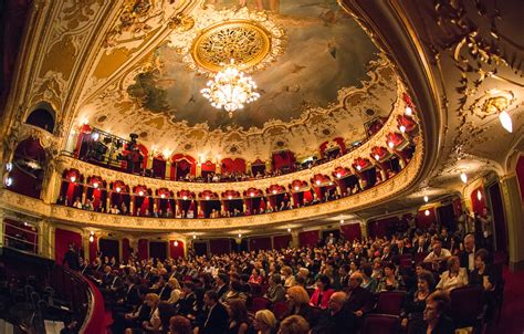 Teatrul Național din Iași a fost votat al doilea cel mai frumos din ...