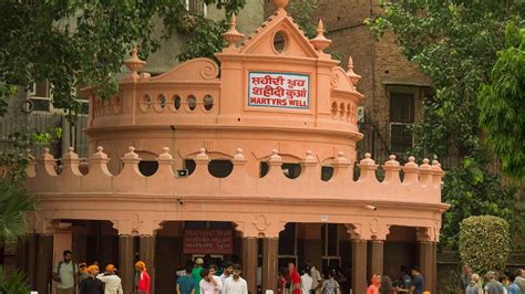 Jallianwala Bagh - History, Location, Ticket Price, Timings | Adotrip