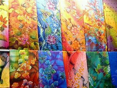 Malaysian Batik is batik textile art of Malaysia , especially on the east coast of Malaysia ...