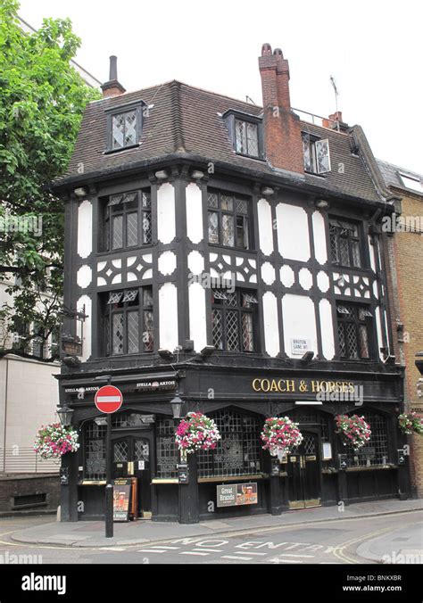 Coach & Horses Pub London Elizabethan architecture Stock Photo - Alamy