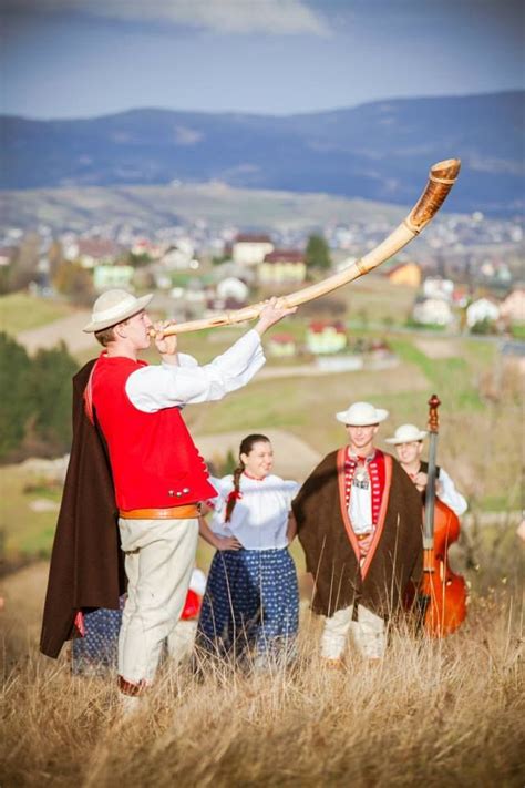 Polish costumes: Beskid Śląski - Górale (highlanders) from Istebna ...