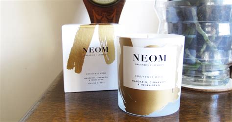 Luxury Christmas Gift Idea: NEOM Christmas Wish Scented Candle review | We Were Raised By Wolves