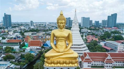 Wat Paknam Bhasicharoen, Thailand