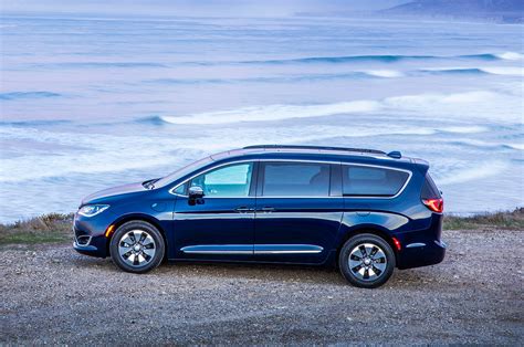 2017 Chrysler Pacifica Hybrid First Drive | Automobile Magazine