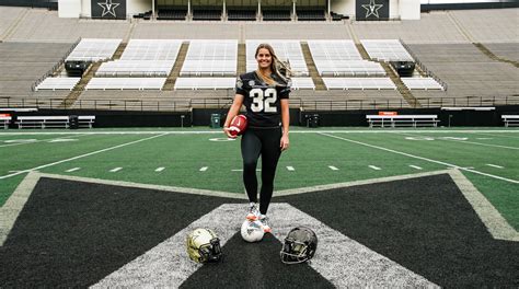 Vanderbilt kicker Sarah Fuller is first woman to play in Power 5 game ...