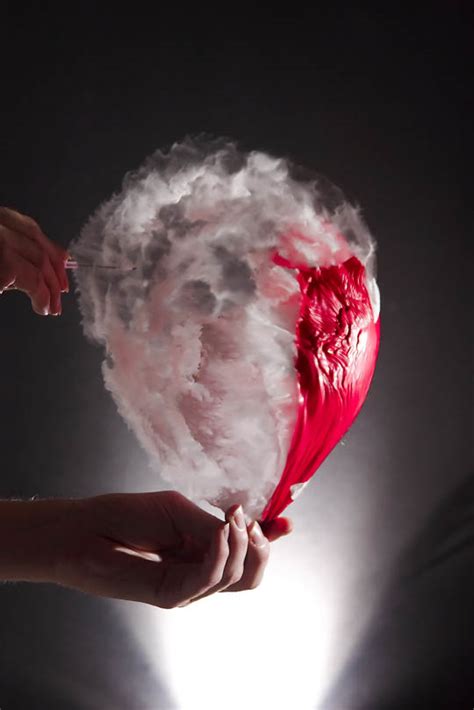 High Speed Photography:38 Stunning Water-Balloon Bursting Photos - Designbeep