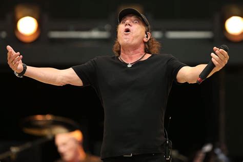 10 Best Acdc Songs of All Time - Singersroom.com