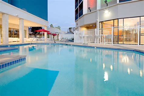 Holiday Inn Long Beach Airport: Pool & Spa Day Pass Long Beach | ResortPass