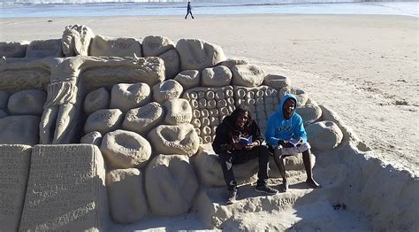 Sand Art – Gideons South Africa