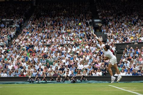 Tennis: Alcaraz passes test at Wimbledon, Rybakina on fire