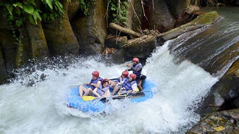 Melangit River Rafting Bali With Extreme Rapid Class III-IV