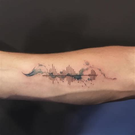 Sound waves | Tatuaggio onda, Tatuaggi, Disegni per tatuaggio musica