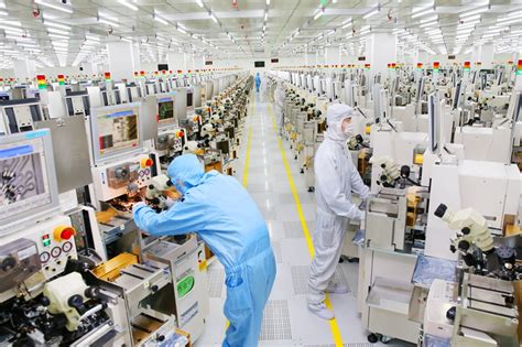 China Still Far From Semiconductor Self-Sufficiency, Report Says ...