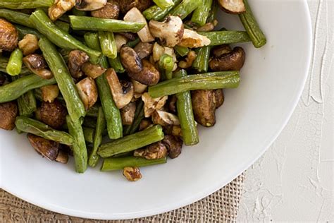 Roasted Green Beans & Mushrooms with Walnuts Recipe