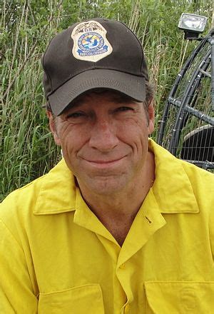 Mike Rowe Biography, Age, Height, Wife, Net Worth, Family (2023)