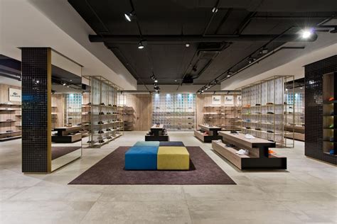 Shoe Gallery / Plazma Architecture Studio | ArchDaily