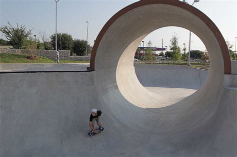 Largest free skate park in U.S just opened in Greenspoint : r/houston