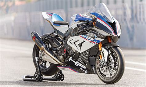 BEST SUPERBIKE: BMW HP4 Race | Cycle World