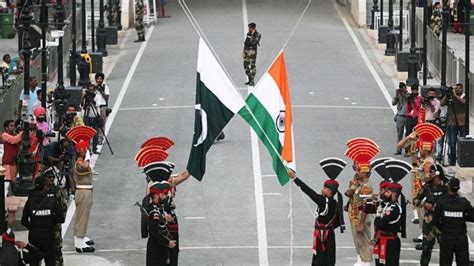 As Covid-19 cases rise, BSF again stops entry of public at Wagah border parade | Latest News ...