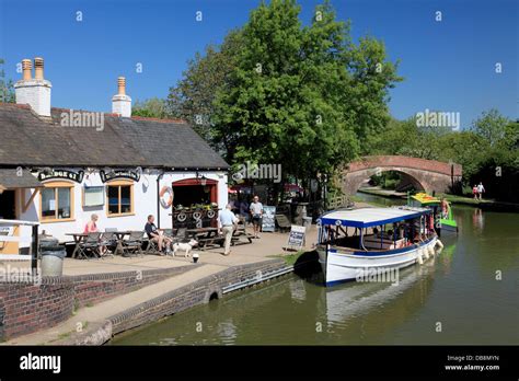 Vagabond trip boat moored at the bottom of Foxton Locks on the Grand Union Canal, next to the ...