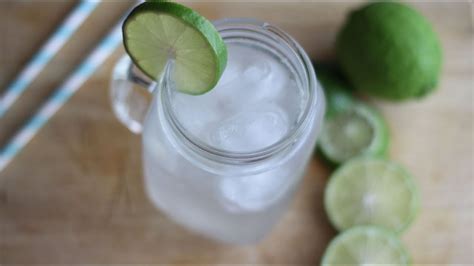 Nuoc Soda Chanh (Vietnamese Club Soda with Lime Drink) - YouTube