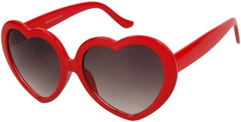 Red Heart sunglasses - Taylor Swift - 22 | Sunglasses ID - celebrity sunglasses