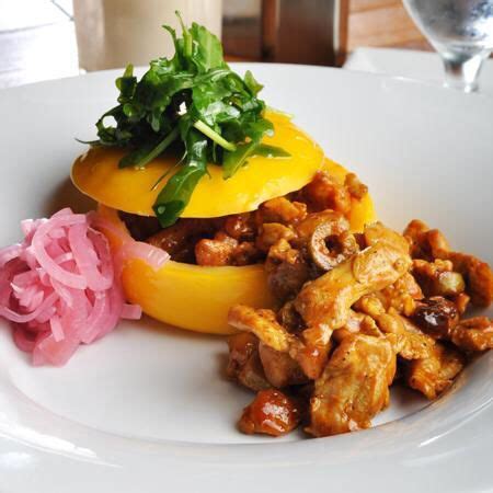 BEST of Aruba food : Keshi Yena ! - Bonvoyageurs | Food, Aruba food, International recipes