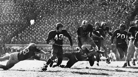 DVD documents Harvard football, 1946-1950 | Harvard Magazine