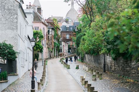 Montmartre Walking Tour - Paris Perfect