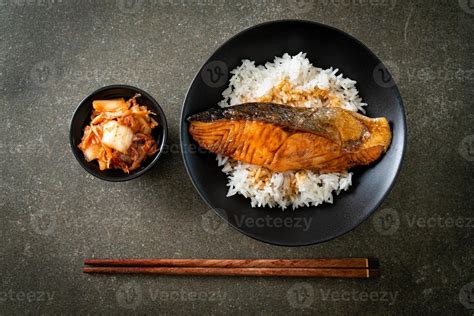 Grilled Salmon with Soy Sauce Rice Bowl 12827570 Stock Photo at Vecteezy