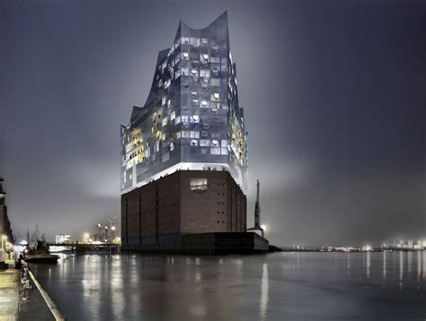 Hamburg: Elbphilharmonie is under construction - again - Guiding Architects