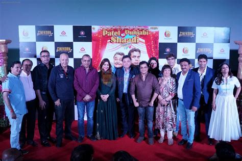 Rishi Kapoor, Paresh Rawal, Bharati Achrekar, Payal Ghosh, Sanjay Chhel ...