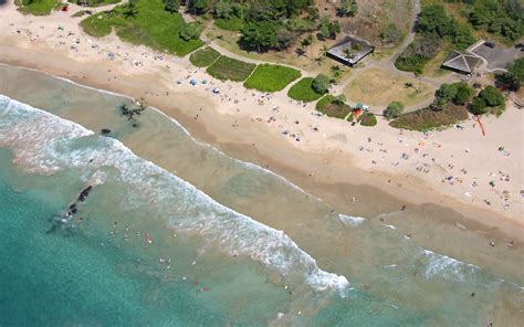 Hapuna Beach / Big Island / Hawaii // World Beach Guide