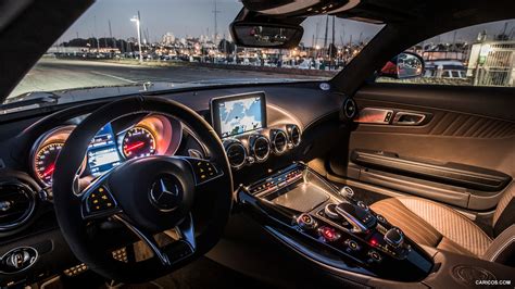 2016 Mercedes-AMG GT (US-Spec) - Interior | Caricos