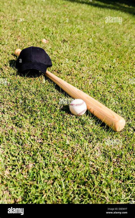 Black ball cap hi-res stock photography and images - Alamy