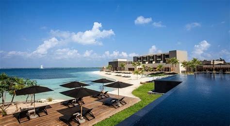 NIZUC Resort and Spa vs Moon Palace Cancun | Tripexpert