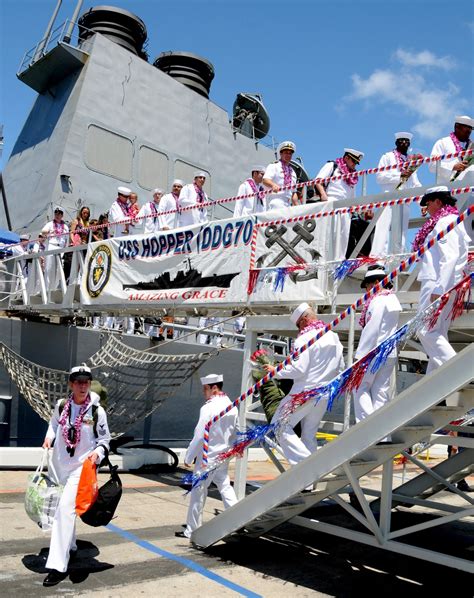 DVIDS - Images - USS Hopper in Pearl Harbor [Image 1 of 4]