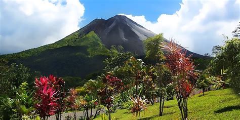 Costa Rica Volcanoes: Nature's Fiery Wonders