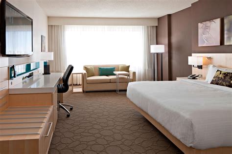 Hotel Rooms and Suites Edmonton | Delta Hotels Edmonton South Conference Centre