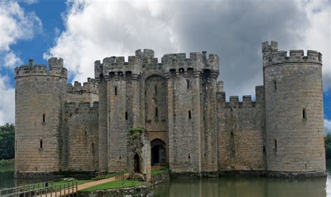 Castle And Moat Bodiam Free Stock Photo - Public Domain Pictures