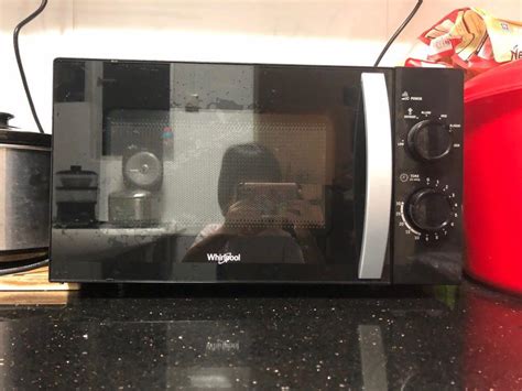 Whirlpool Microwave Oven, TV & Home Appliances, Kitchen Appliances, Ovens & Toasters on Carousell