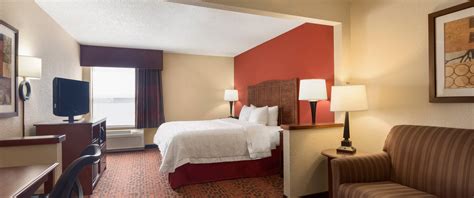 Hampton Inn Shawnee, Oklahoma Hotel At a Glance